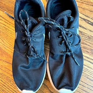 Nike trainers womens size 7.5 in black